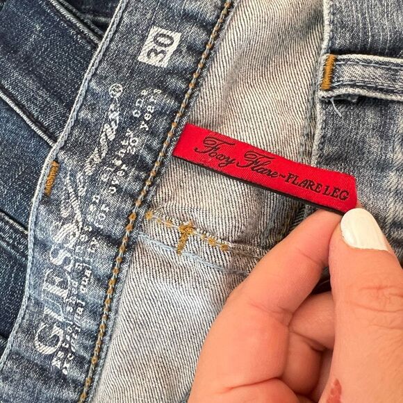 Guess Blue Whiskered Faded Cotton Blended Foxy Flare Jeans Size 30 - Picture 6 of 9